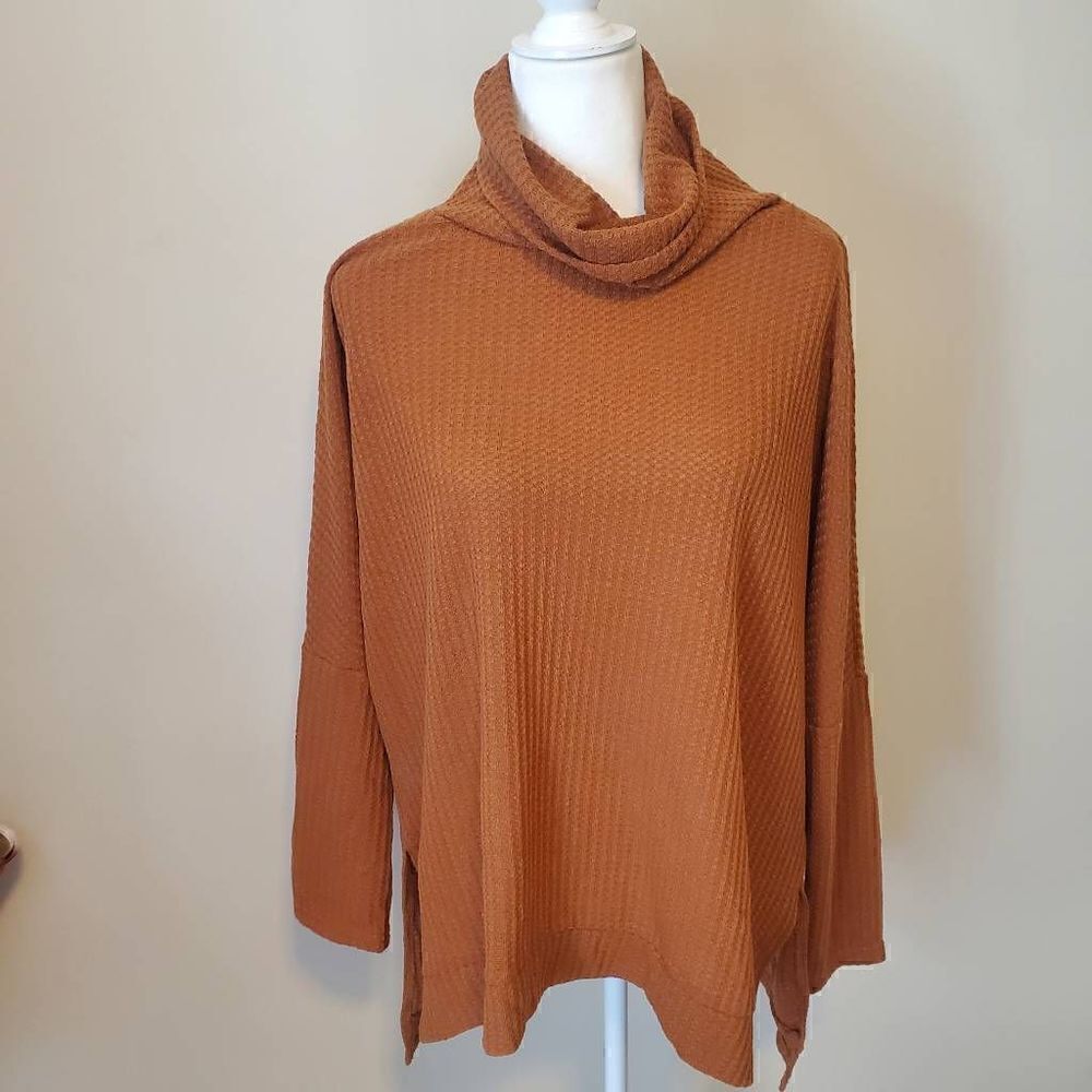 NWOT Tan Waffle Knit Lightweight Sweater S